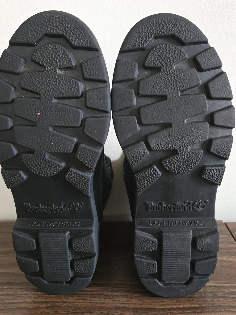 Timberland Junior 6-Inch Classic Waterproof Boot Big Boy Sz 4 Black Nubuck 10910